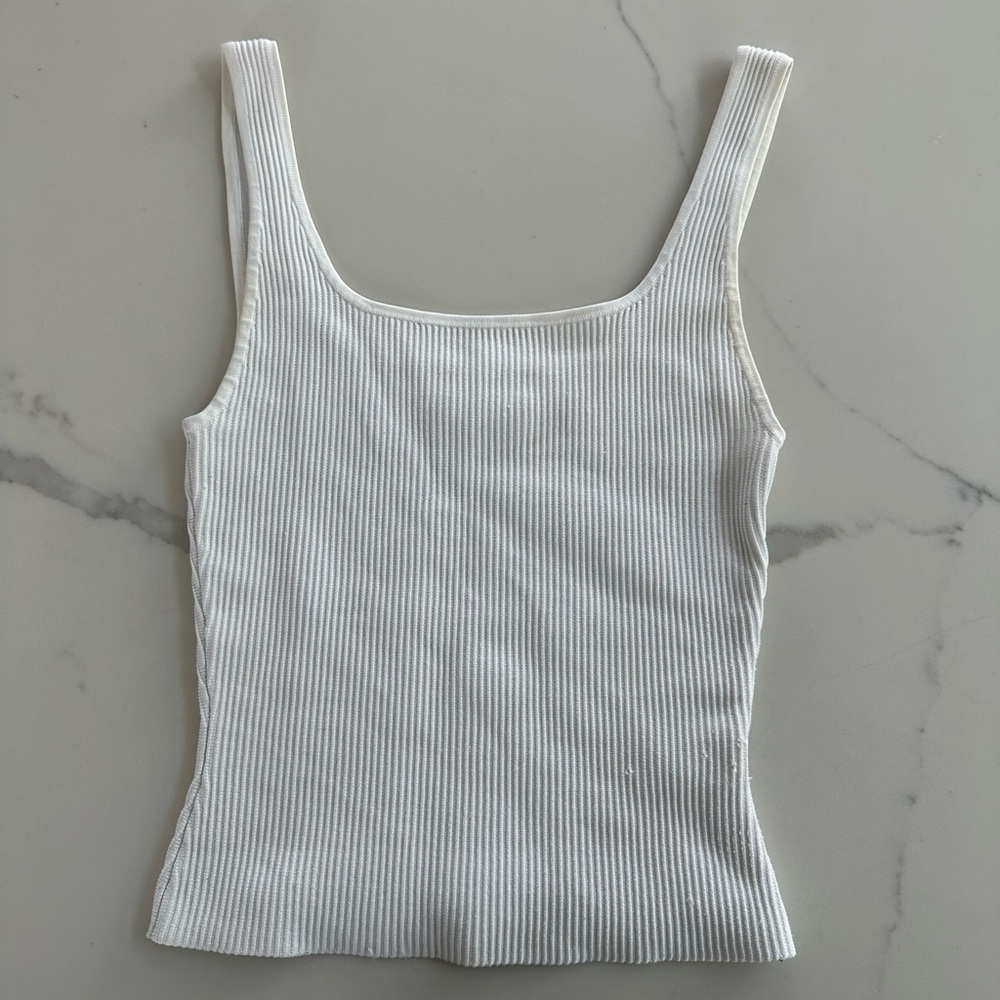 Aritzia - Babaton Tank